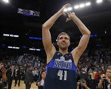 乐动体育入口-边路爆破手复兴曼联小说